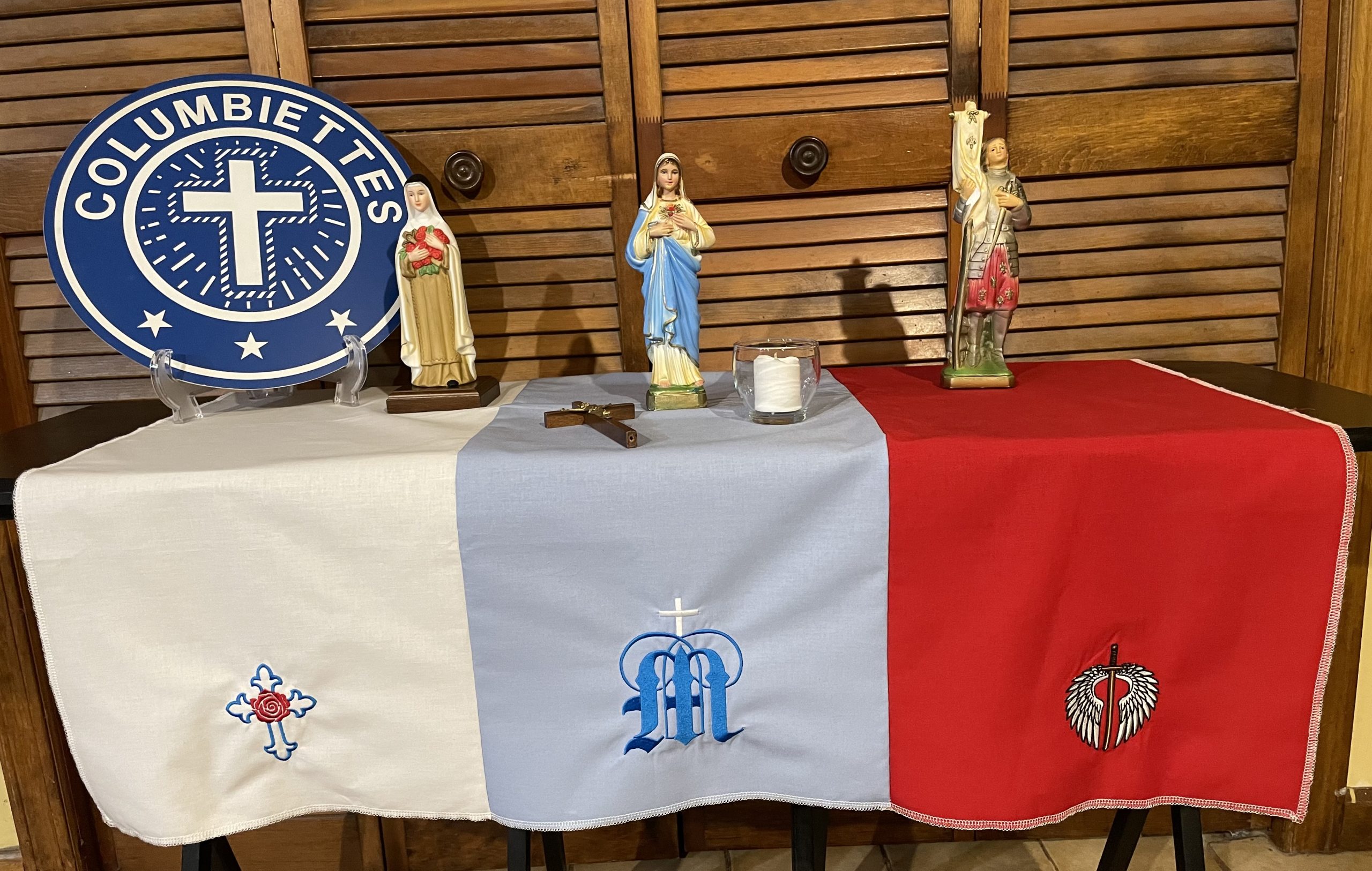 NEW Embroidered Tricolor Table/Station Cover 36 inches